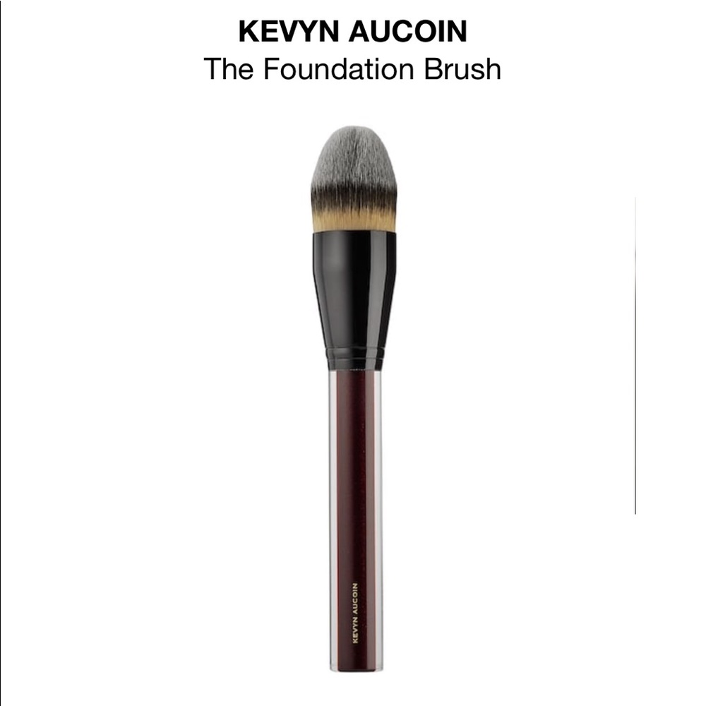 Kevyn Aucoin Foundation Brush brand new never used